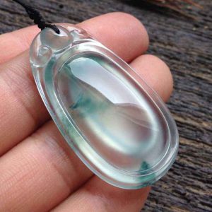 在挑选翡翠时要注意哪些方面？这几点需提前知晓